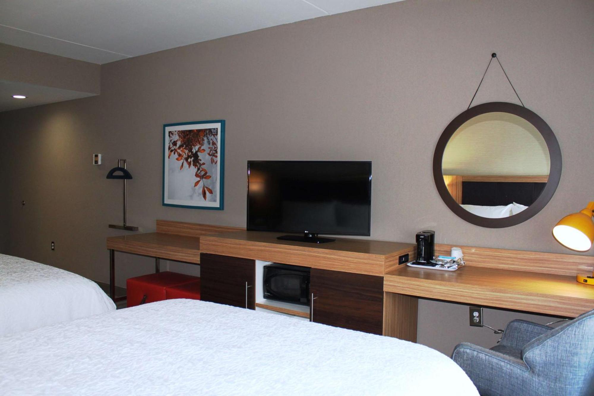 Hampton Inn Форсайт Экстерьер фото