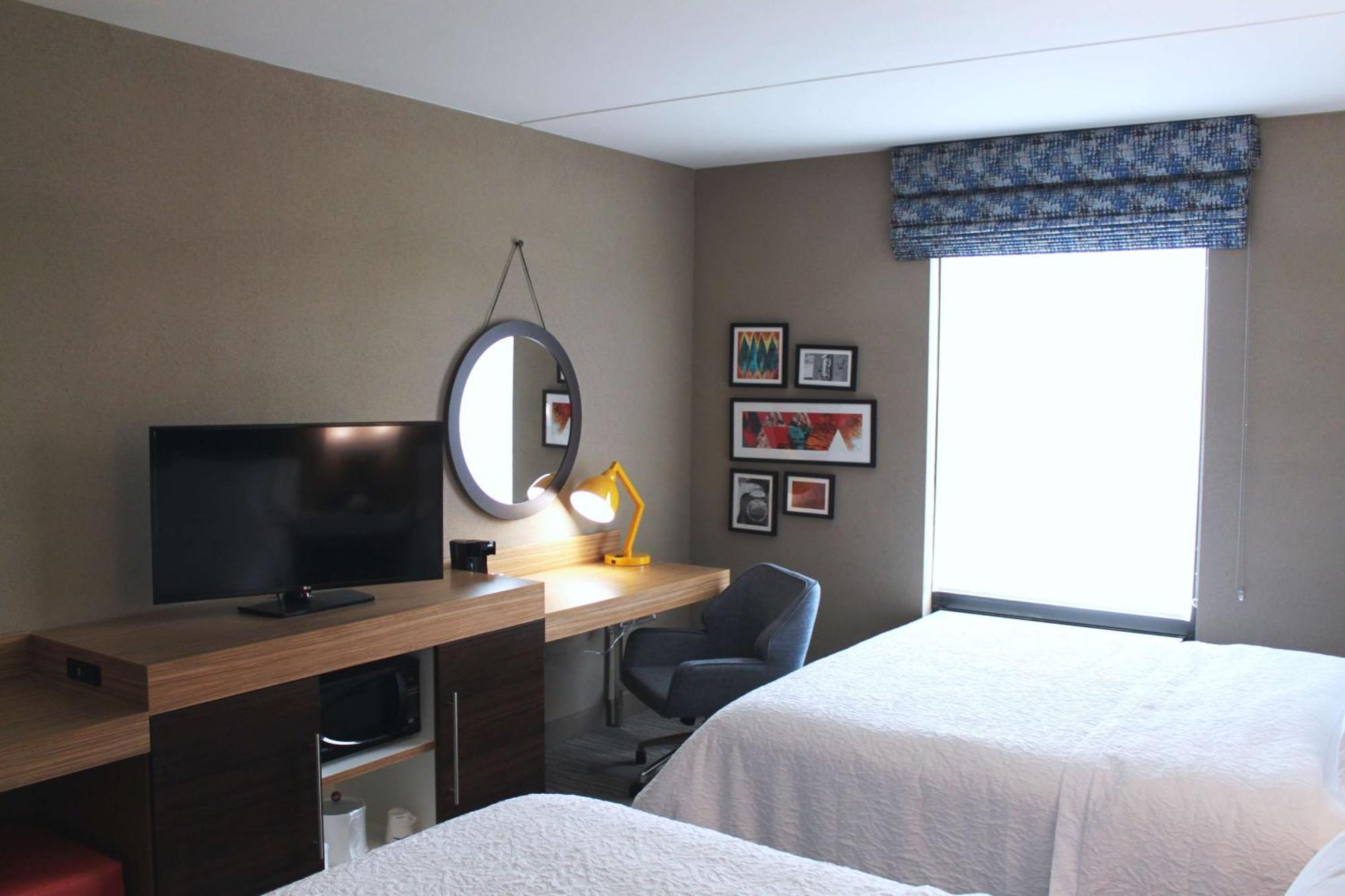 Hampton Inn Форсайт Экстерьер фото