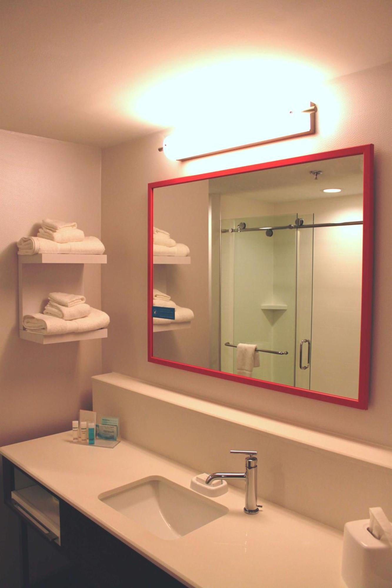 Hampton Inn Форсайт Экстерьер фото