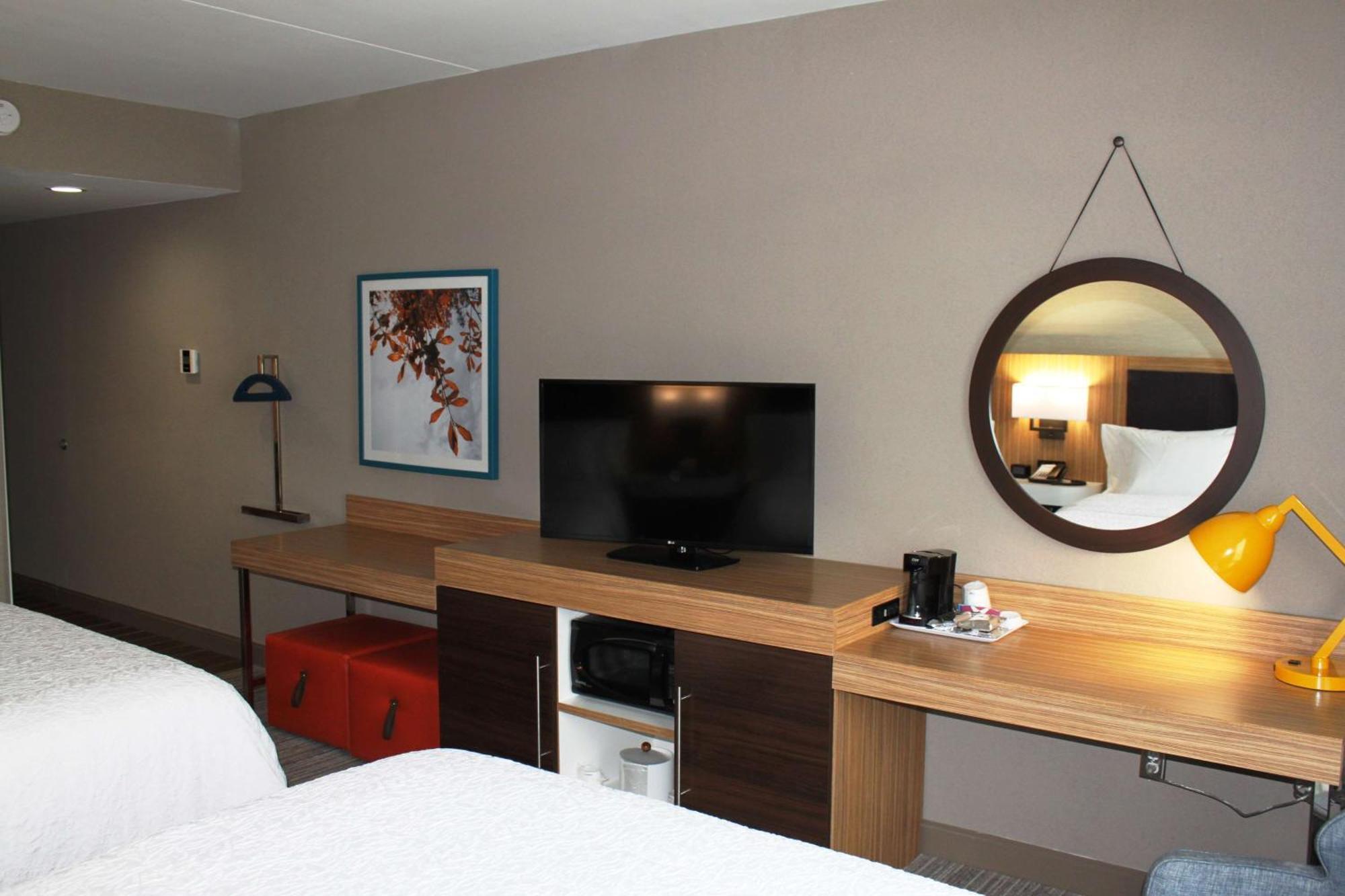 Hampton Inn Форсайт Экстерьер фото