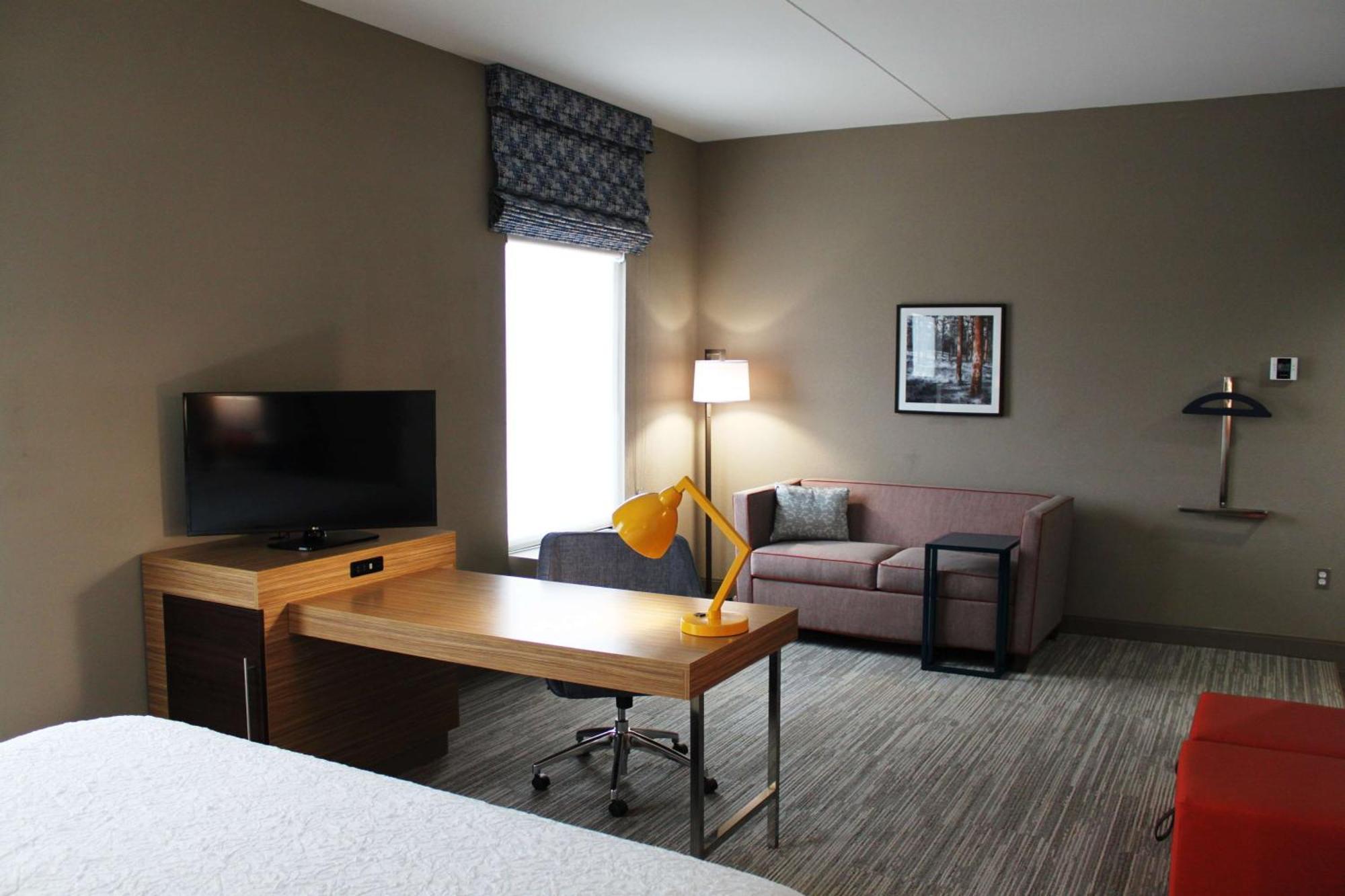 Hampton Inn Форсайт Экстерьер фото