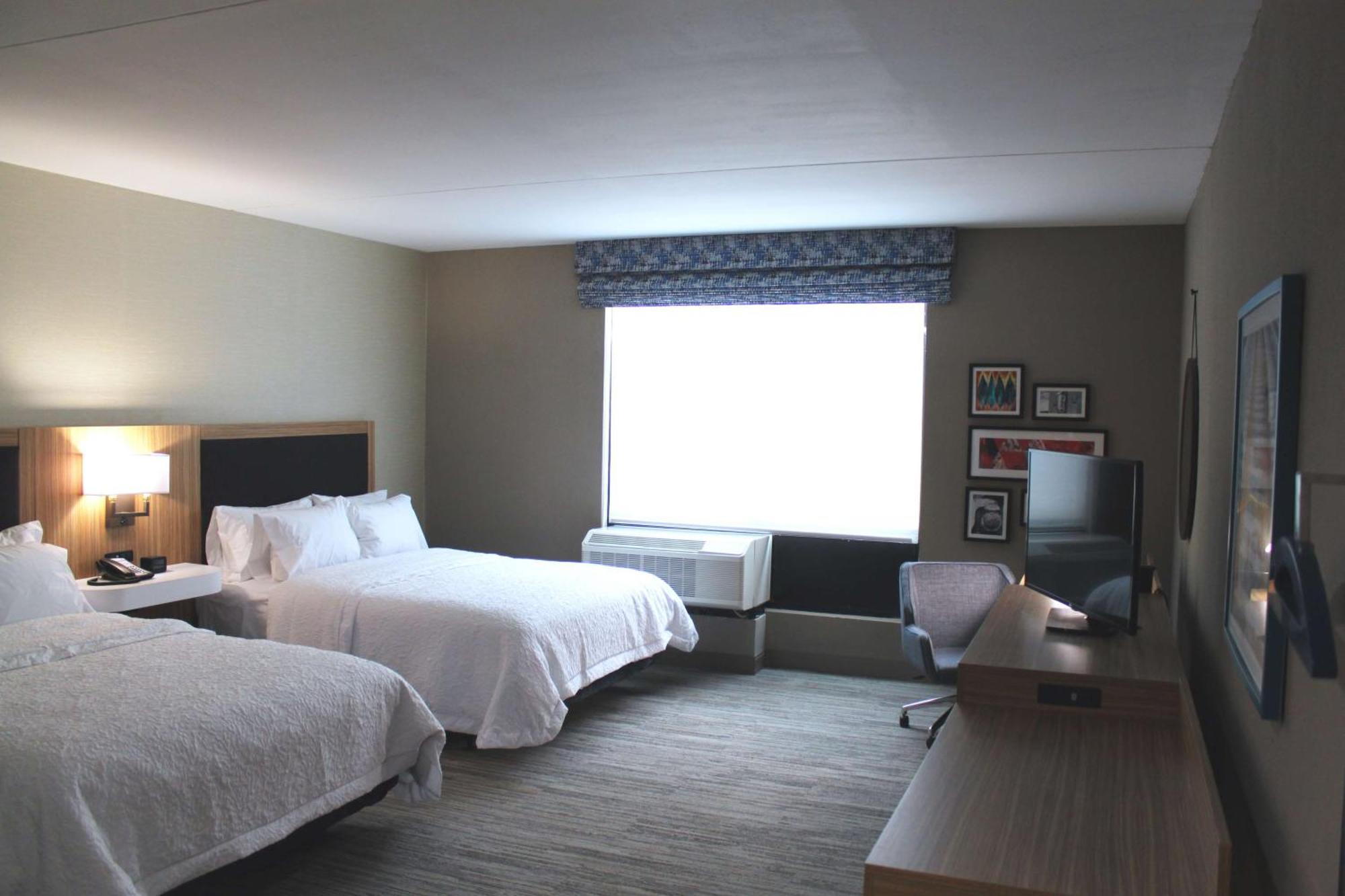 Hampton Inn Форсайт Экстерьер фото